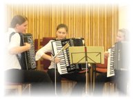 Harmonikářky z vítězné ZUŠ H.Brod - Smetanovo